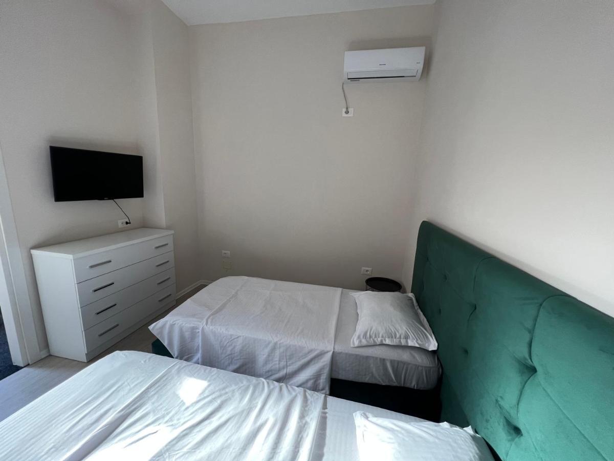 Hq Apartment In Center Тирана Екстер'єр фото