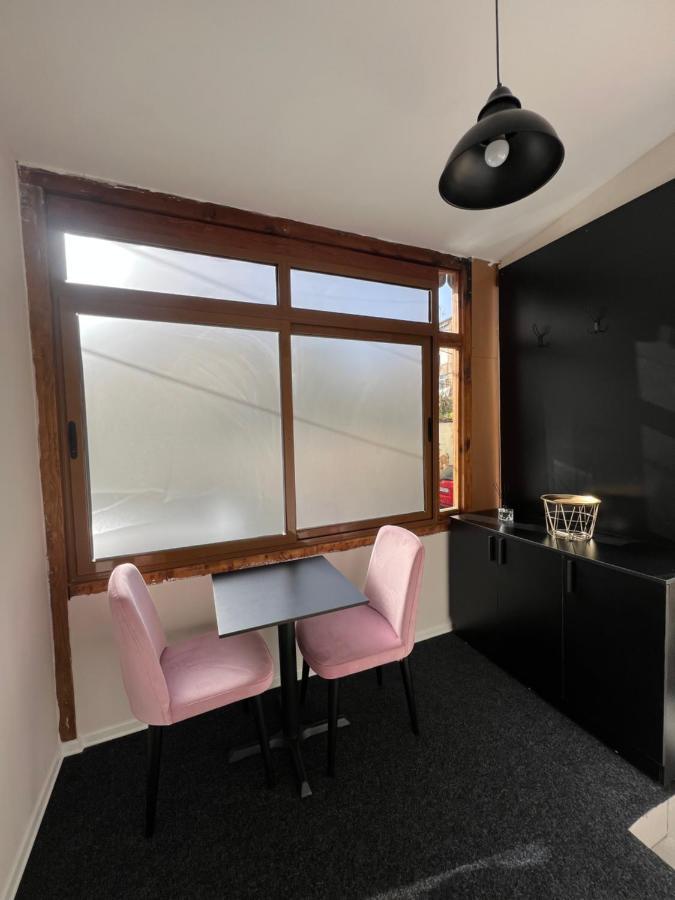 Hq Apartment In Center Тирана Екстер'єр фото
