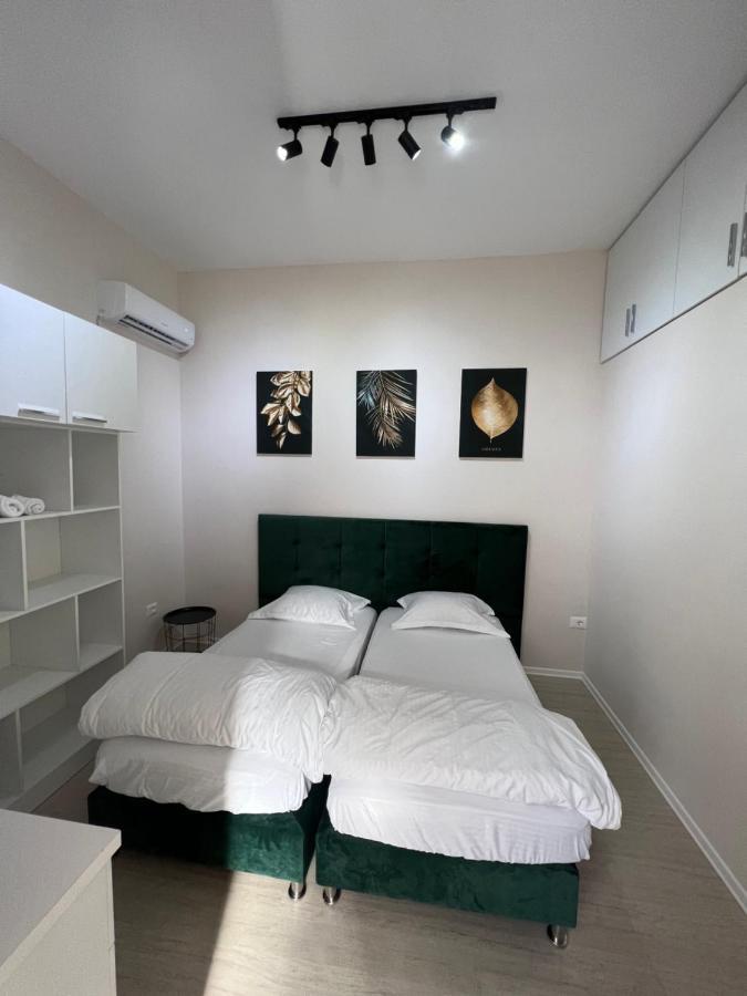 Hq Apartment In Center Тирана Екстер'єр фото