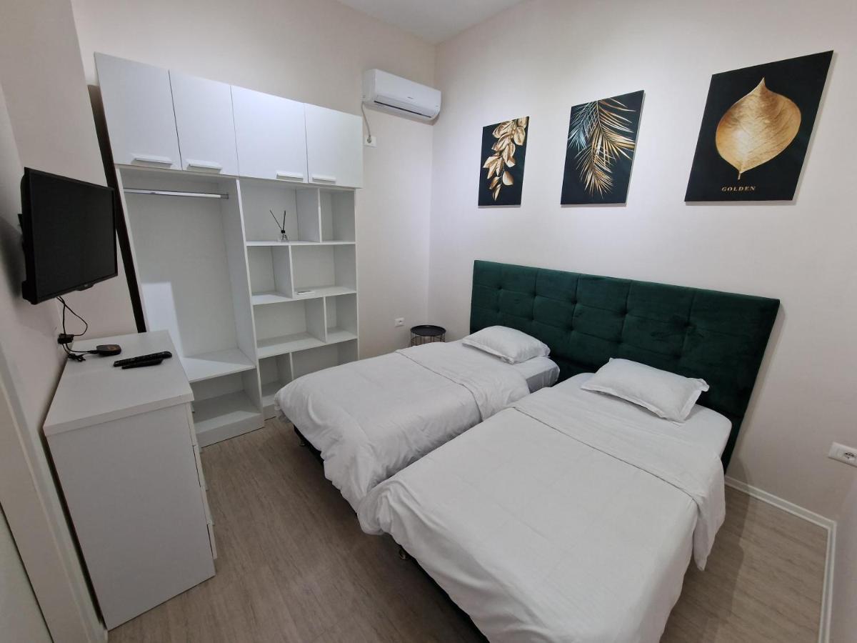 Hq Apartment In Center Тирана Екстер'єр фото