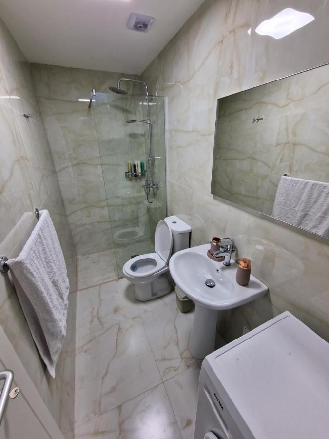 Hq Apartment In Center Тирана Екстер'єр фото